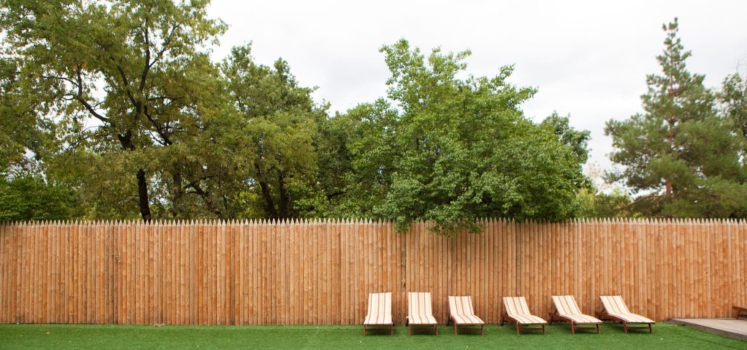 this is a picture of douglas fir fence in Rocklin, CA