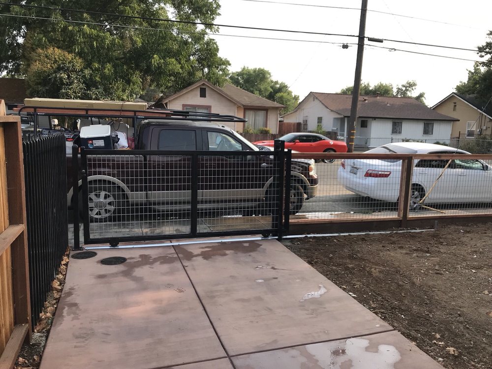 this is a picture of metal fence in Rocklin, CA