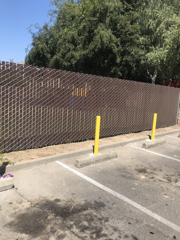 this is a picture of privacy fence in Rocklin, CA