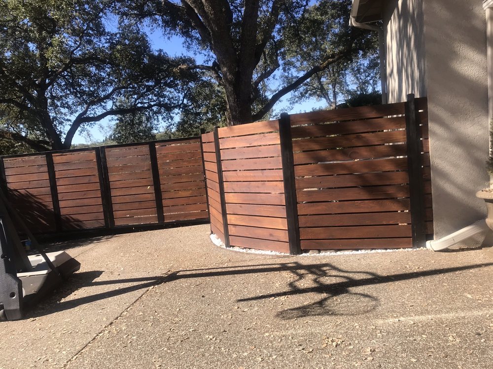 this is a picture of wood fence in Rocklin, CA